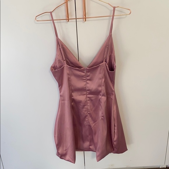 Rose coloured satin dress. Ladies size Medium. - Picture 2 of 3